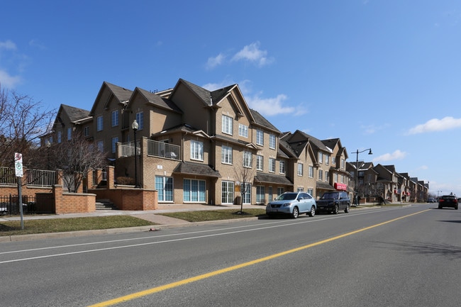 2 St Moritz Way in Markham, ON - Building Photo - Building Photo