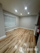 45 Chatham Square in Sayreville, NJ - Building Photo - Building Photo