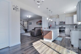 9245 Glenburn Ln in Charlotte, NC - Building Photo - Building Photo