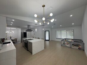 1467 McDermott Ln in Royal Palm Beach, FL - Building Photo - Building Photo