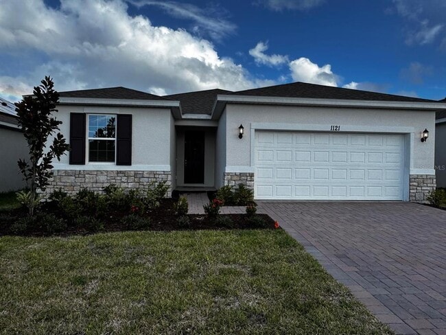 property at 1121 Sable Gln Dr