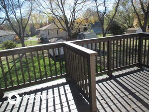 611 W Sunrise Dr in Belton, MO - Building Photo - Building Photo