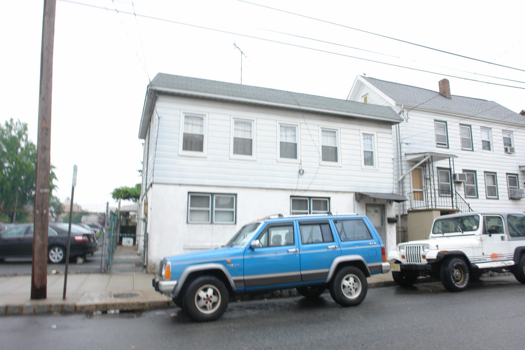 145 Washington St in Perth Amboy, NJ - Building Photo