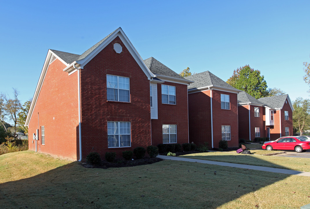 Barrington Woods Townhomes in Southaven, MS - Building Photo