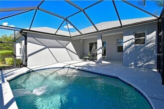 4726 Claremont Park Dr in Bradenton, FL - Building Photo - Building Photo