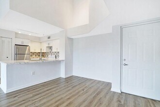 7816 Sonoma Springs Cir, Unit 303 in Greenacres, FL - Building Photo - Building Photo