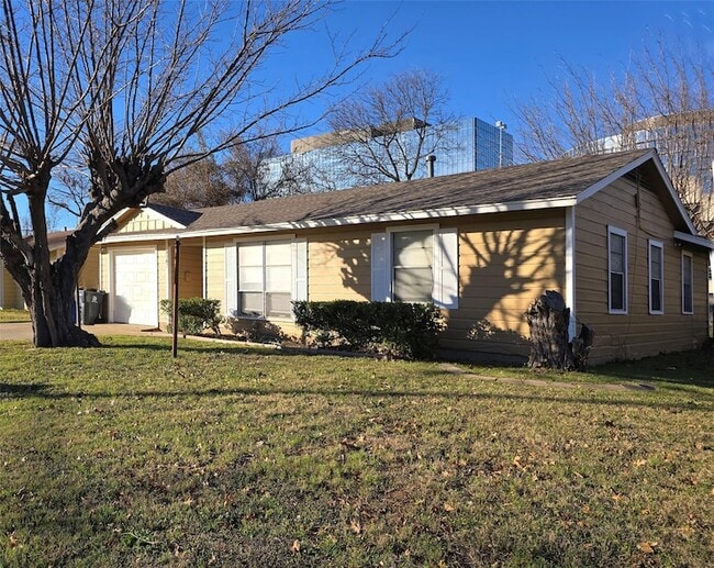 8307 Bunche Dr in Dallas, TX - Building Photo - Building Photo