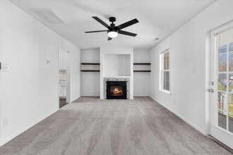 305 Whitehall Ct in Clayton, NC - Building Photo - Building Photo