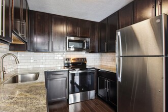 70 W Huron St in Chicago, IL - Building Photo - Building Photo