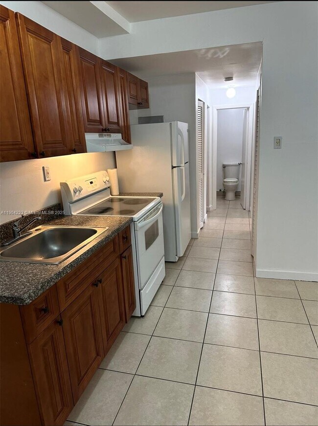 property at 985 SW 5th St