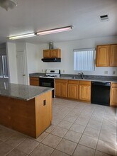 526 Harbour Way in Richmond, CA - Building Photo - Building Photo