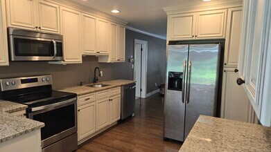 337 Wheeler Rd in Monroe, CT - Building Photo - Building Photo