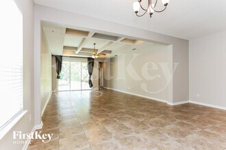 1254 Royal Dornoch Drive in Jacksonville, FL - Foto de edificio - Building Photo