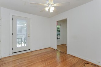 1824 W Main St-Unit -1/2 in Houston, TX - Building Photo - Building Photo