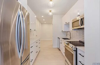 111 Mulberry St in Newark, NJ - Building Photo - Building Photo