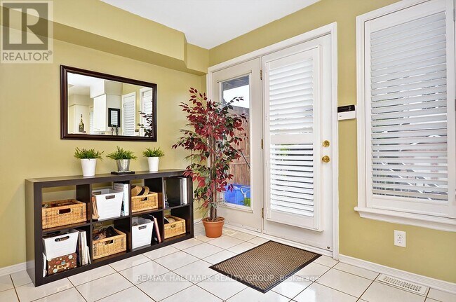 1717 Blohm Dr in Ottawa, ON - Building Photo - Building Photo