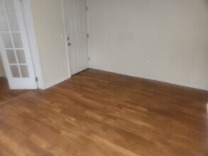 96 Broughton Ave, Unit 1 in Bloomfield, NJ - Building Photo - Building Photo