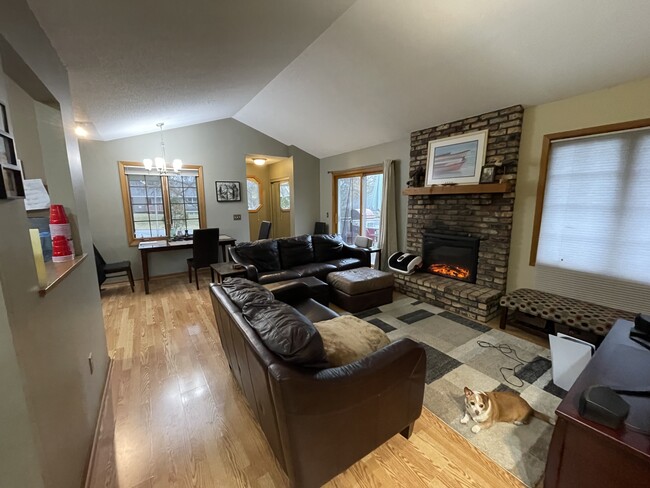 5864 Red Cherry Ln in Minnetonka, MN - Building Photo - Building Photo