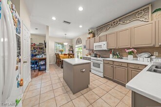 9379 Gladiolus Preserve Cir in Ft. Myers, FL - Building Photo - Building Photo