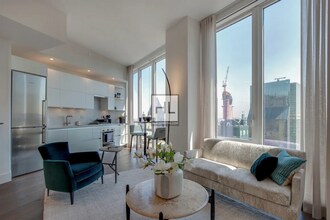 East 44th Street, Unit 28F in New York, NY - Building Photo - Building Photo