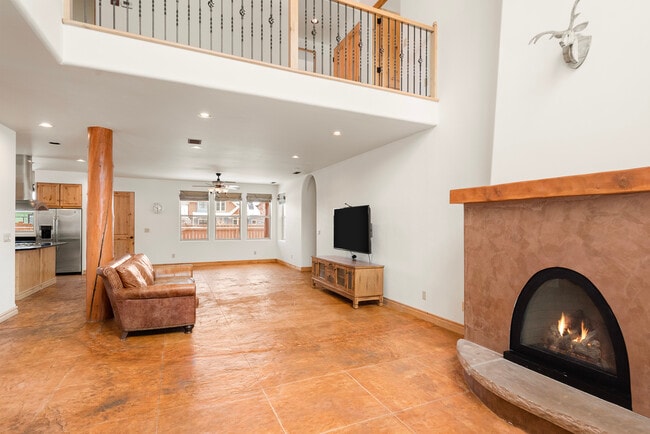 211 Juniper Ct in Basalt, CO - Building Photo - Building Photo