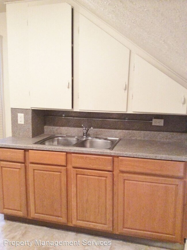 301 S 10th St in Goshen, IN - Building Photo - Building Photo