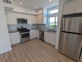 338 Mariposa Ave in Los Angeles, CA - Building Photo