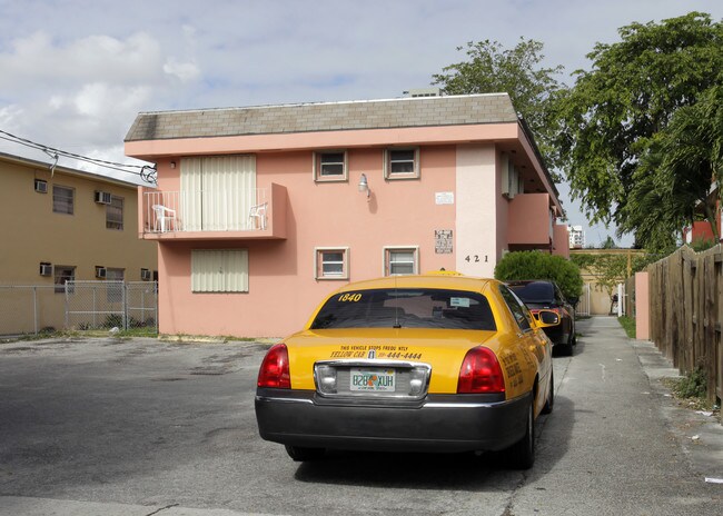 421 SW 9th St in Miami, FL - Building Photo - Building Photo