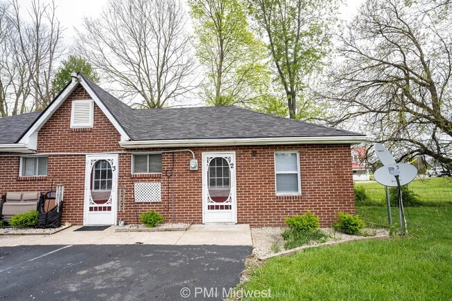 2142 W US Hwy 40 in Greenfield, IN - Building Photo - Building Photo