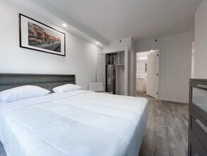 433 W 53rd St in New York, NY - Building Photo - Building Photo