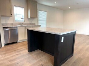 2060 N Center St in Mesa, AZ - Building Photo - Building Photo