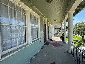 913 Navarre Ave in New Orleans, LA - Building Photo - Building Photo