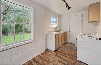 1718 Mc Millan St in Jacksonville, FL - Building Photo - Building Photo