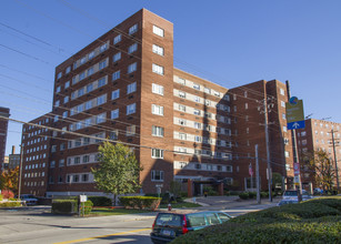 Park Plaza in Pittsburgh, PA - Building Photo - Building Photo