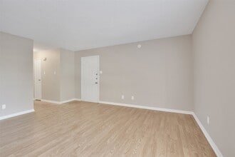 1300 Baker Ave in Bryan, TX - Building Photo - Building Photo