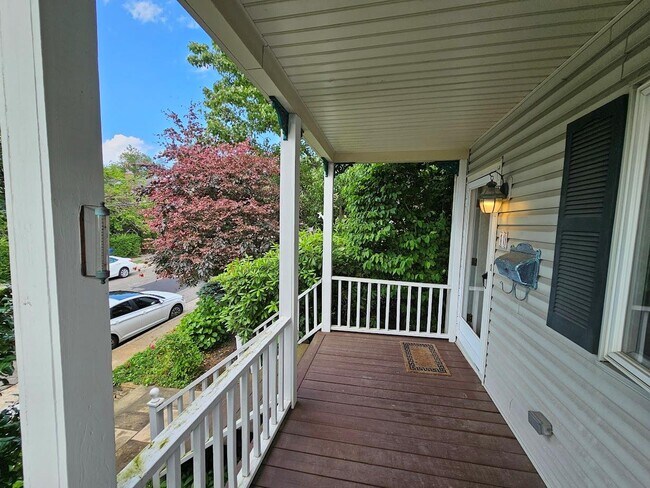 10 Covert St in Port Washington, NY - Building Photo - Building Photo