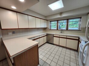 6800 N Overhill Ave in Chicago, IL - Building Photo - Building Photo