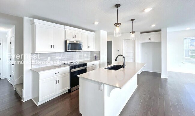 27605 E Red Fox St in Lee's Summit, MO - Building Photo - Building Photo