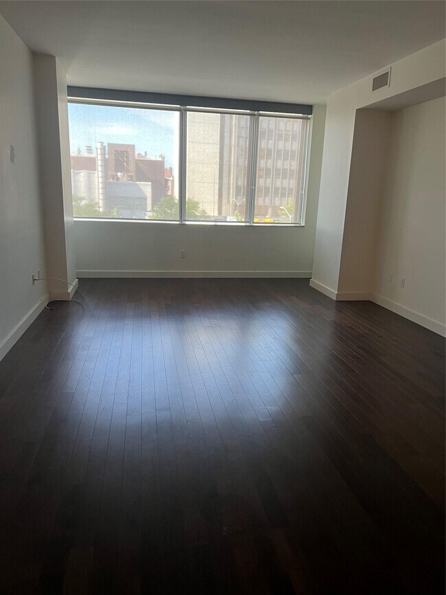 21-20 80th St in Queens, NY - Building Photo - Building Photo