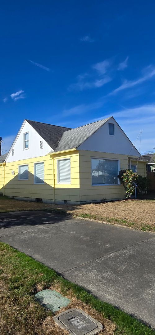 714 Georgiana St in Port Angeles, WA - Building Photo - Building Photo