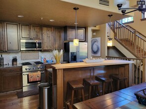 2090 W Bellerive Ln in Coeur d'Alene, ID - Building Photo - Building Photo