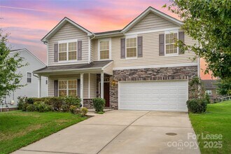 493 Twelve Oaks Ln in Fort Mill, SC - Building Photo - Building Photo
