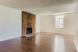 3341 S Monaco St Pkwy in Denver, CO - Building Photo - Building Photo