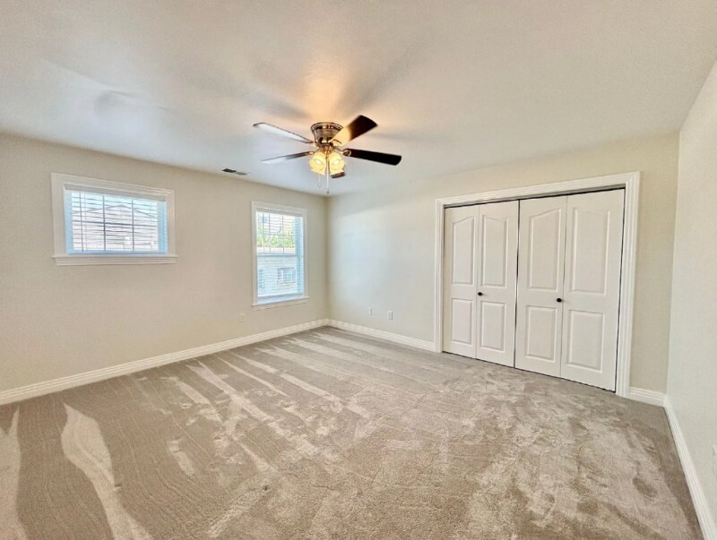259 W Ocean View Ave in Norfolk, VA - Building Photo