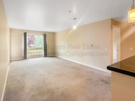 6400 Christie Ave in Emeryville, CA - Building Photo