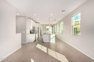 1677 E Chelsea Ln in Gilbert, AZ - Foto de edificio - Building Photo