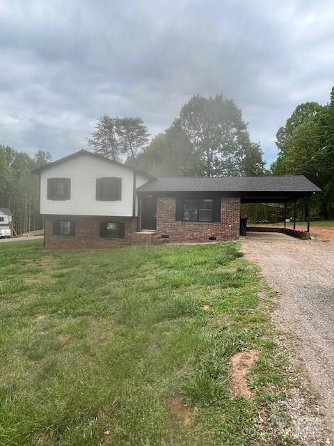 140 Brookhollow Dr in Statesville, NC - Foto de edificio