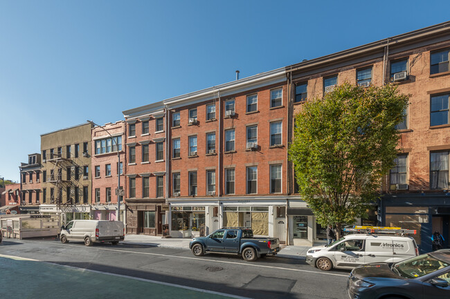 308-310 Bleecker St in New York, NY - Building Photo - Building Photo