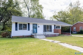 816 Giles Dr NE in Huntsville, AL - Building Photo - Building Photo