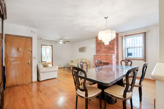 21 Conselyea St in Brooklyn, NY - Building Photo - Interior Photo